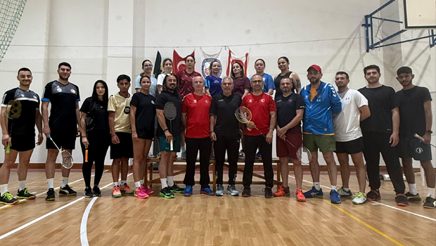 Badmintonda antrenörluk kursu başladı